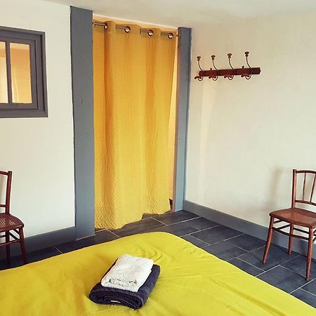 Le The Au Jardin Bed & Breakfast Saint-Julien-de-Civry Екстериор снимка
