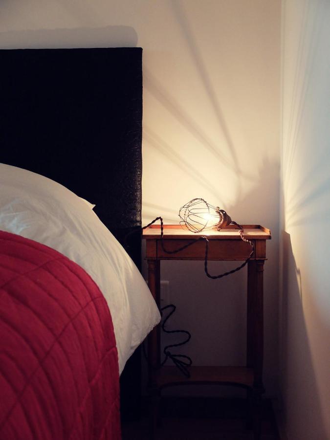Le The Au Jardin Bed & Breakfast Saint-Julien-de-Civry Екстериор снимка