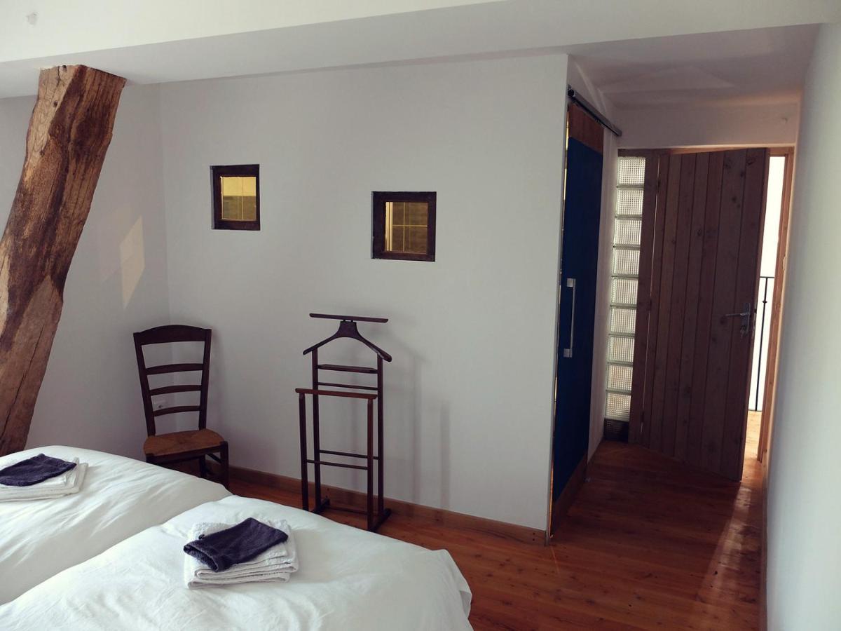 Le The Au Jardin Bed & Breakfast Saint-Julien-de-Civry Екстериор снимка