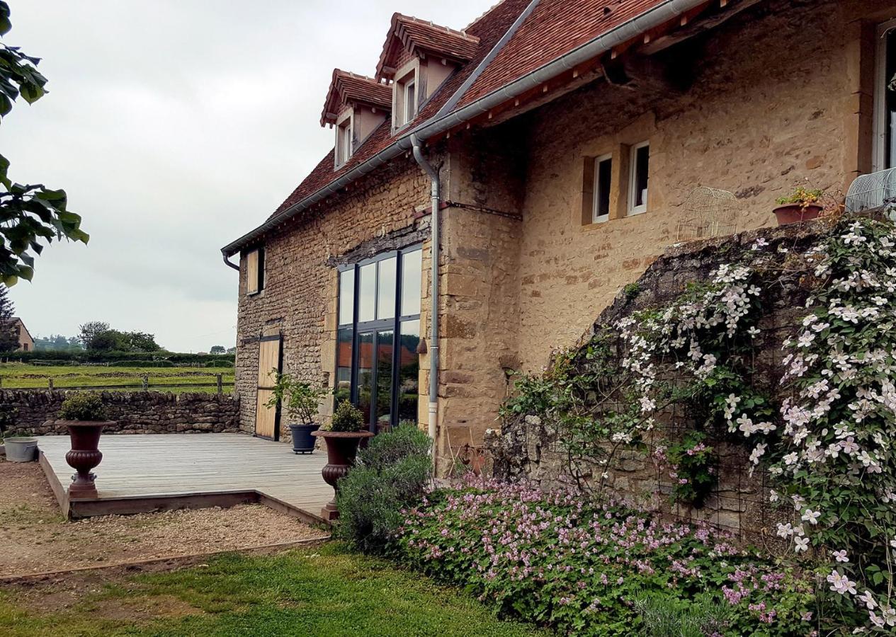 Le The Au Jardin Bed & Breakfast Saint-Julien-de-Civry Екстериор снимка