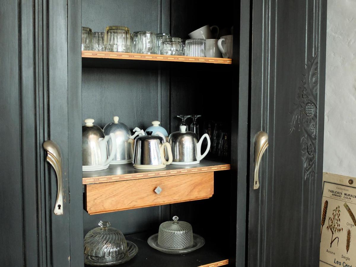 Le The Au Jardin Bed & Breakfast Saint-Julien-de-Civry Екстериор снимка