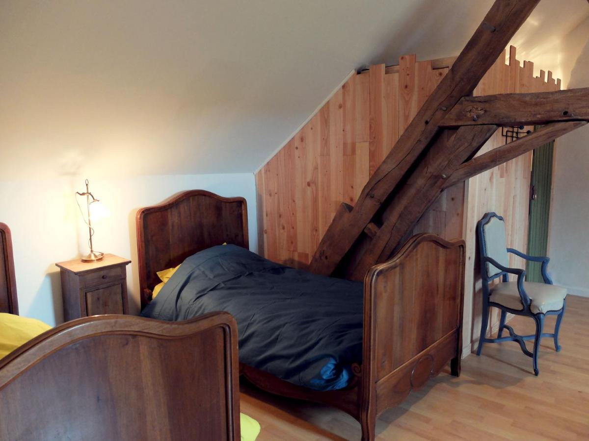Le The Au Jardin Bed & Breakfast Saint-Julien-de-Civry Екстериор снимка