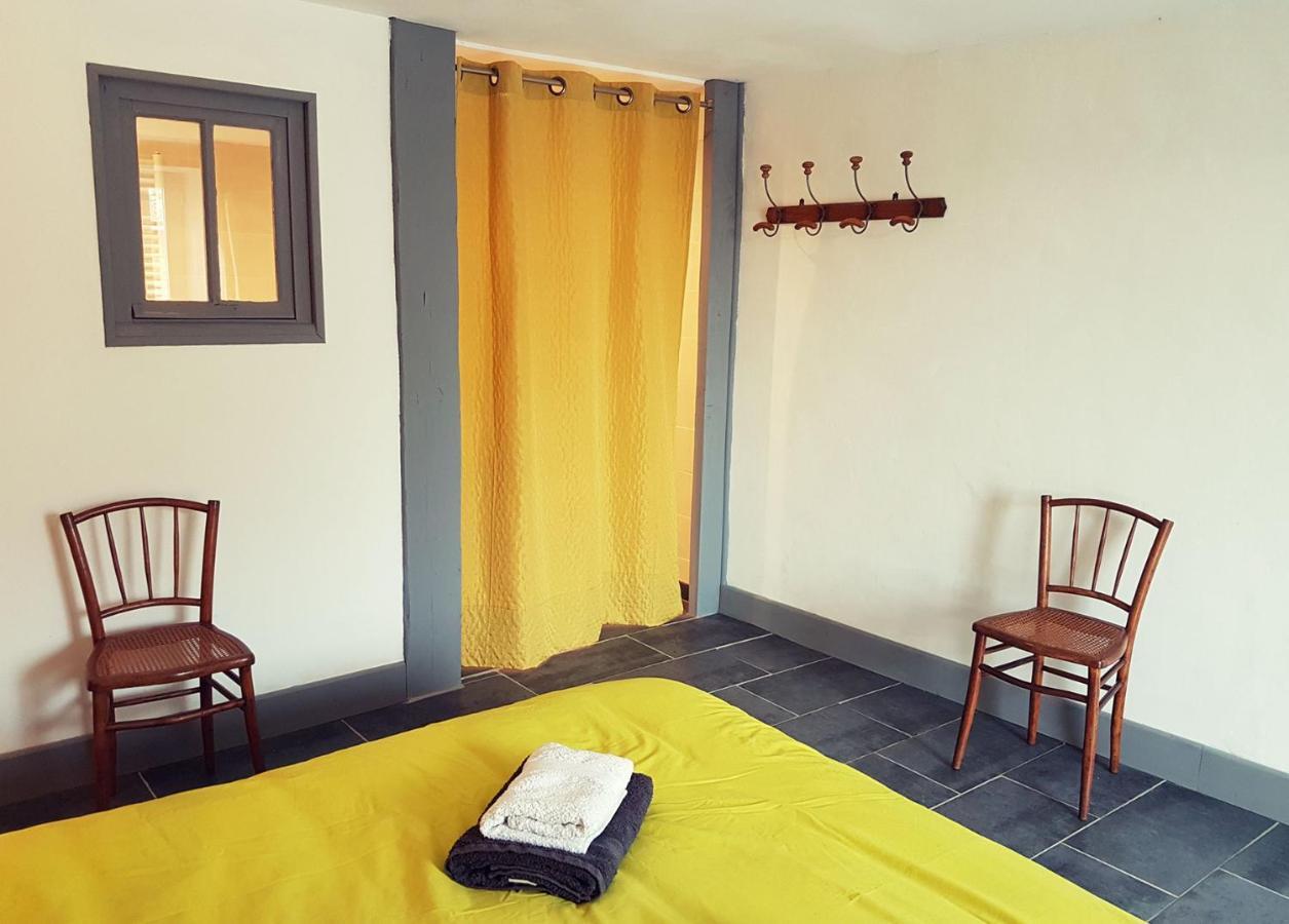 Le The Au Jardin Bed & Breakfast Saint-Julien-de-Civry Екстериор снимка