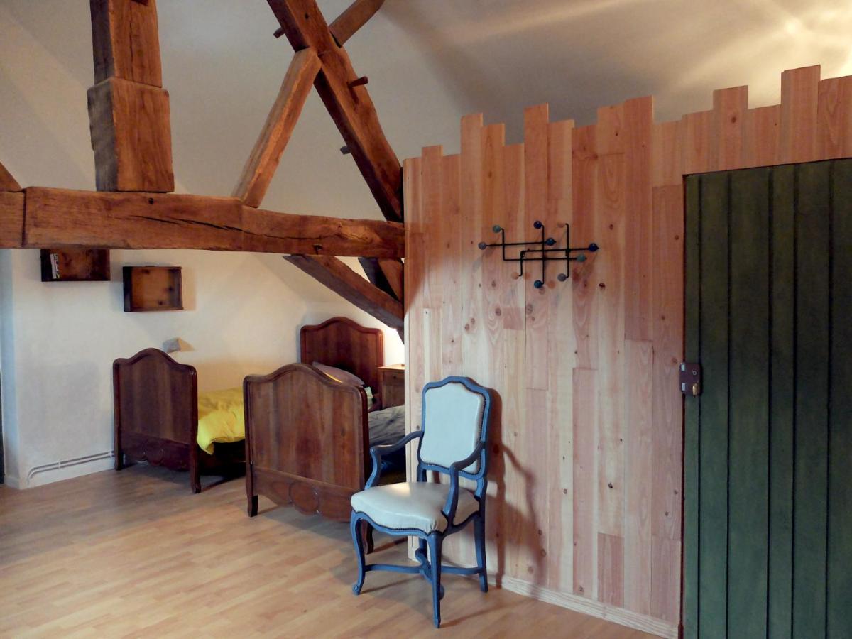 Le The Au Jardin Bed & Breakfast Saint-Julien-de-Civry Екстериор снимка